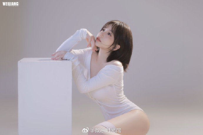 与凤行 海报